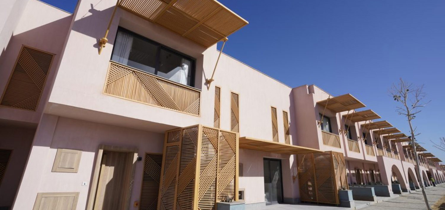 Playa — Photograph — facade detail of the built units