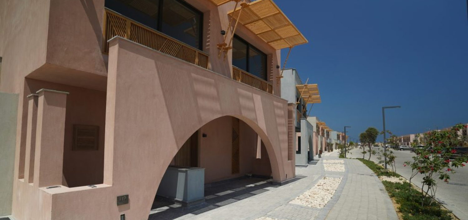 Playa — Photograph — the arched street