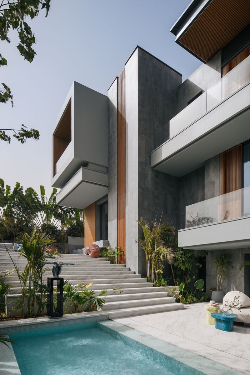 The Continuum House — Lower pool court